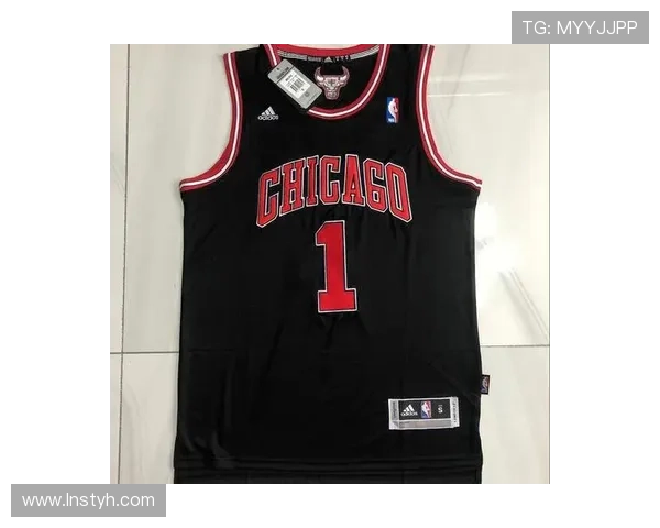 公牛队正式宣布将于明年1月25日退役德里克罗斯1号球衣